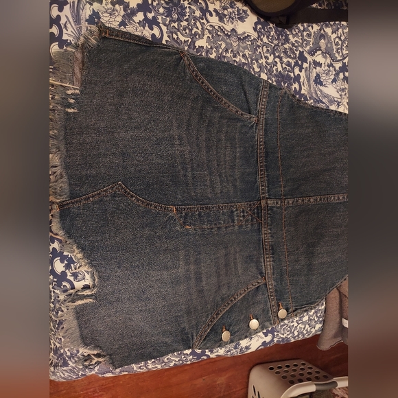 Free People Overall Jean Miniskirt size 6 with frayed edge - Picture 7 of 9